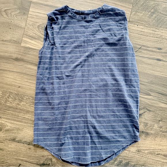 NWOT Lululemon Brunswick Muscle Tank - Picture 2 of 7